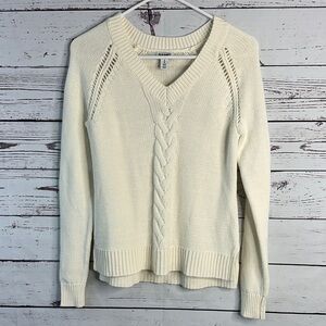 Old Navy Women's V-Neck Cream Sweater